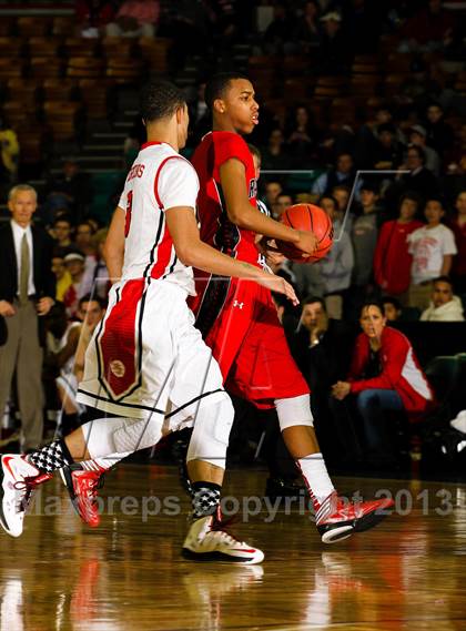 Thumbnail 3 in Regis Jesuit vs. Eaglecrest (CHSAA 5A Great 8) photogallery.
