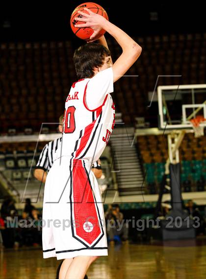Thumbnail 3 in Regis Jesuit vs. Eaglecrest (CHSAA 5A Great 8) photogallery.