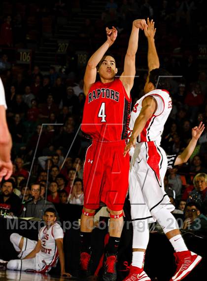 Thumbnail 2 in Regis Jesuit vs. Eaglecrest (CHSAA 5A Great 8) photogallery.