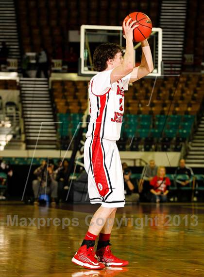 Thumbnail 1 in Regis Jesuit vs. Eaglecrest (CHSAA 5A Great 8) photogallery.