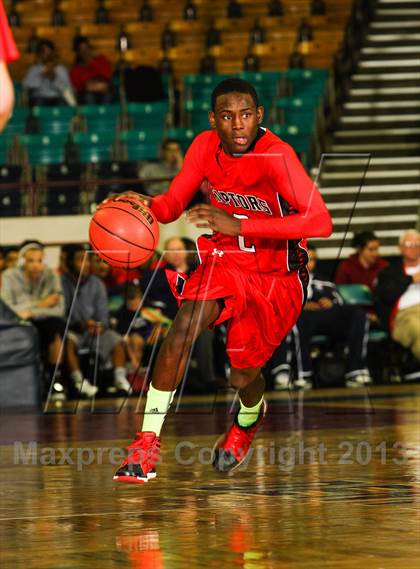 Thumbnail 1 in Regis Jesuit vs. Eaglecrest (CHSAA 5A Great 8) photogallery.