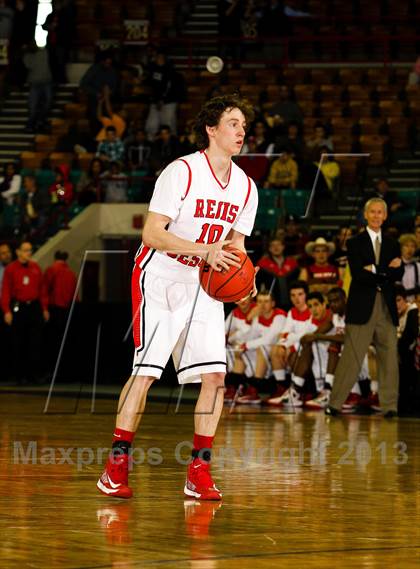 Thumbnail 3 in Regis Jesuit vs. Eaglecrest (CHSAA 5A Great 8) photogallery.