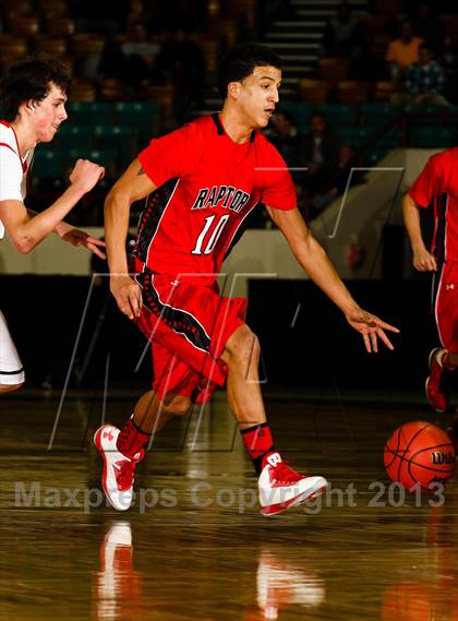 Thumbnail 3 in Regis Jesuit vs. Eaglecrest (CHSAA 5A Great 8) photogallery.
