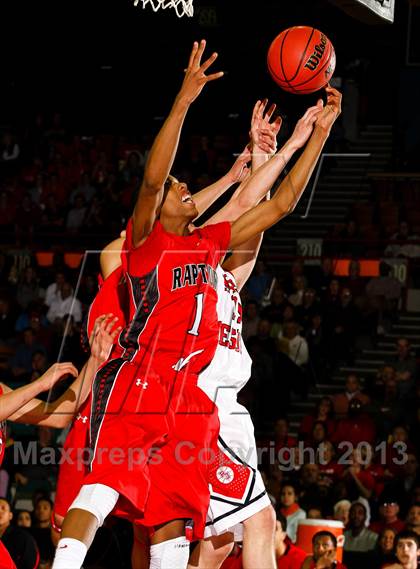 Thumbnail 1 in Regis Jesuit vs. Eaglecrest (CHSAA 5A Great 8) photogallery.