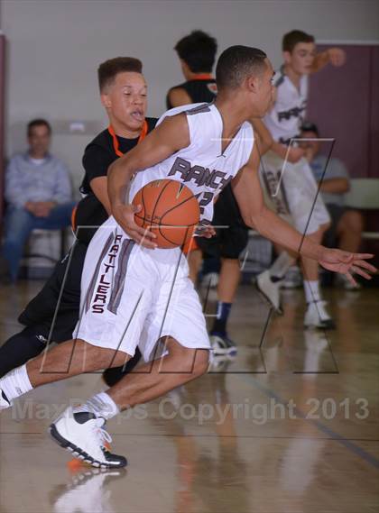 Thumbnail 1 in Rancho Mirage vs. Beverly Hills (MaxPreps Holiday Classic) photogallery.