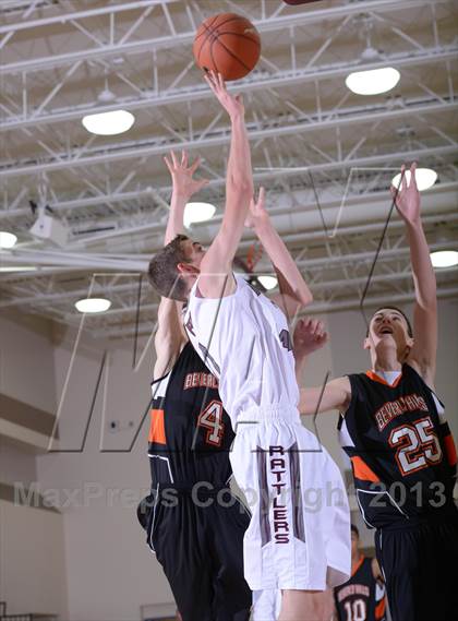 Thumbnail 2 in Rancho Mirage vs. Beverly Hills (MaxPreps Holiday Classic) photogallery.