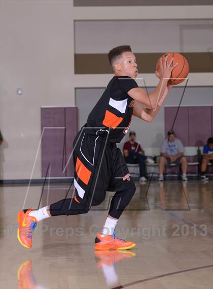 Thumbnail 3 in Rancho Mirage vs. Beverly Hills (MaxPreps Holiday Classic) photogallery.