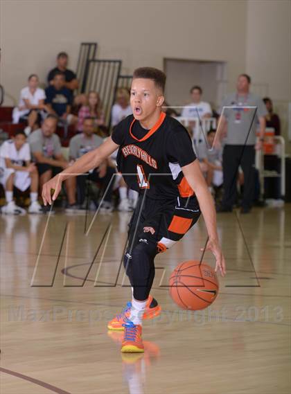 Thumbnail 3 in Rancho Mirage vs. Beverly Hills (MaxPreps Holiday Classic) photogallery.