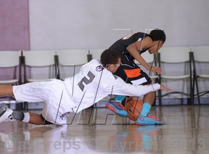 Thumbnail 3 in Rancho Mirage vs. Beverly Hills (MaxPreps Holiday Classic) photogallery.