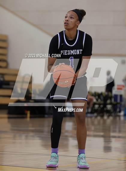 Thumbnail 2 in Salesian College Preparatory vs. Piedmont (MLK Showcase @ Bishop O'Dowd) photogallery.