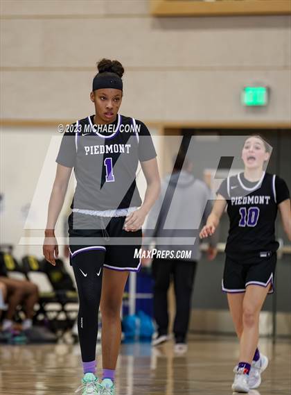 Thumbnail 3 in Salesian College Preparatory vs. Piedmont (MLK Showcase @ Bishop O'Dowd) photogallery.