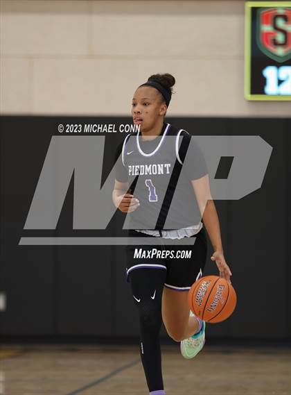 Thumbnail 2 in Salesian College Preparatory vs. Piedmont (MLK Showcase @ Bishop O'Dowd) photogallery.