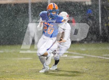 Thumbnail 3 in Snohomish @ Rainier Beach (WIAA 3A Playoff) photogallery.
