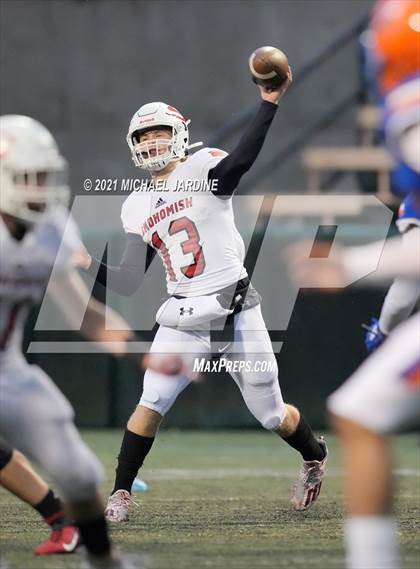 Thumbnail 2 in Snohomish @ Rainier Beach (WIAA 3A Playoff) photogallery.
