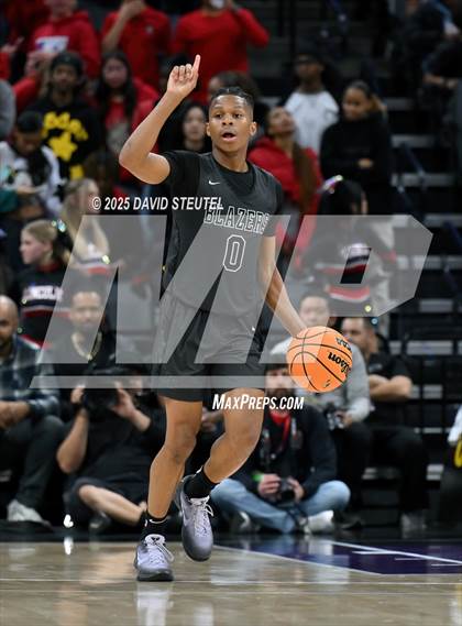 Thumbnail 3 in Sierra Canyon vs. Lincoln (CIF State D1 Final) photogallery.