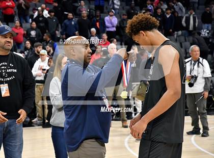 Thumbnail 2 in Sierra Canyon vs. Lincoln (CIF State D1 Final) photogallery.
