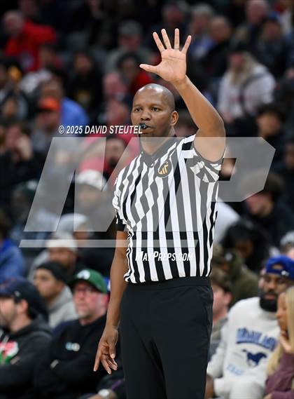 Thumbnail 2 in Sierra Canyon vs. Lincoln (CIF State D1 Final) photogallery.