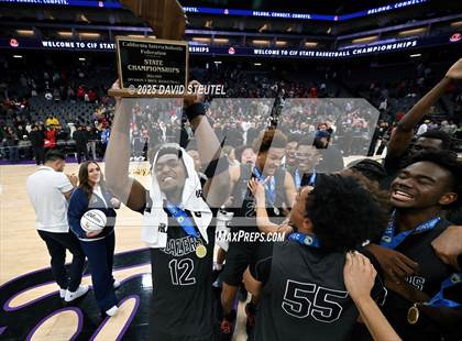 Thumbnail 3 in Sierra Canyon vs. Lincoln (CIF State D1 Final) photogallery.