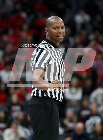 Thumbnail 2 in Sierra Canyon vs. Lincoln (CIF State D1 Final) photogallery.