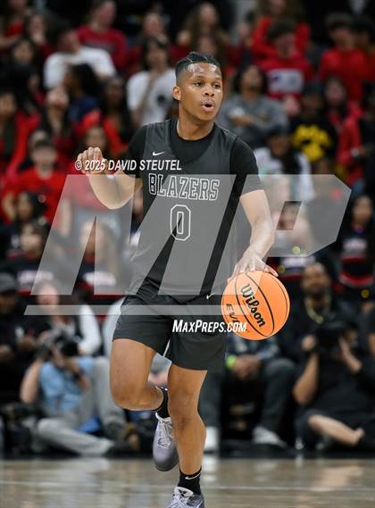 Thumbnail 3 in Sierra Canyon vs. Lincoln (CIF State D1 Final) photogallery.