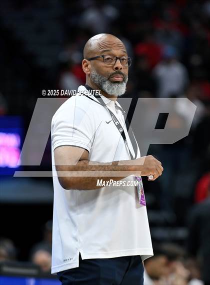 Thumbnail 3 in Sierra Canyon vs. Lincoln (CIF State D1 Final) photogallery.