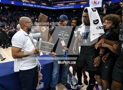 Thumbnail 3 in Sierra Canyon vs. Lincoln (CIF State D1 Final) photogallery.