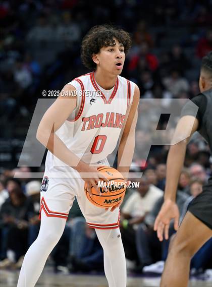 Thumbnail 3 in Sierra Canyon vs. Lincoln (CIF State D1 Final) photogallery.