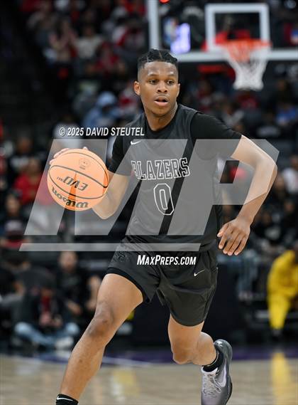Thumbnail 2 in Sierra Canyon vs. Lincoln (CIF State D1 Final) photogallery.