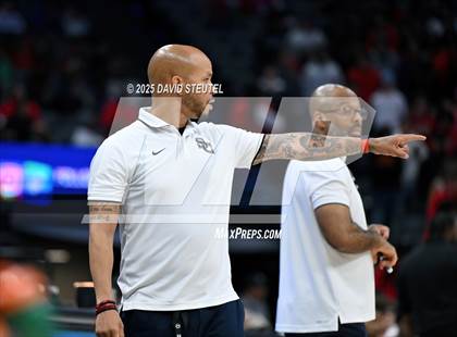 Thumbnail 2 in Sierra Canyon vs. Lincoln (CIF State D1 Final) photogallery.