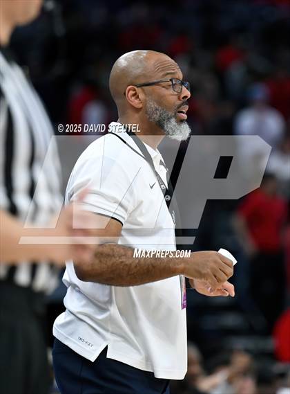 Thumbnail 2 in Sierra Canyon vs. Lincoln (CIF State D1 Final) photogallery.