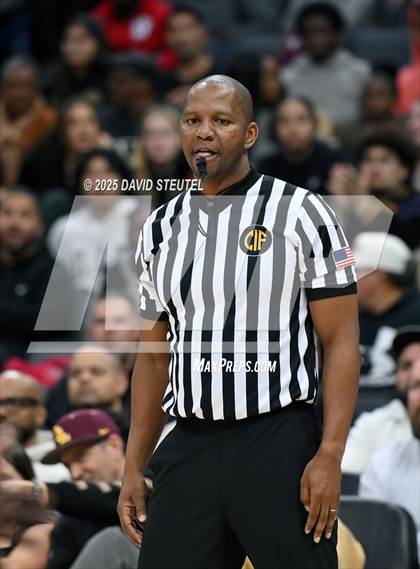 Thumbnail 2 in Sierra Canyon vs. Lincoln (CIF State D1 Final) photogallery.
