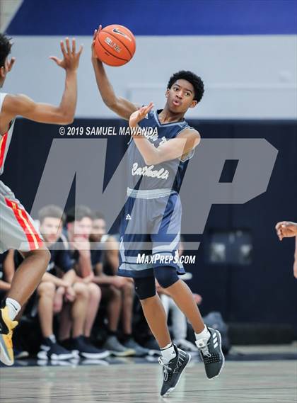 Thumbnail 2 in Taft vs Mater Dei Catholic (Sierra Canyon Super Showcase) photogallery.