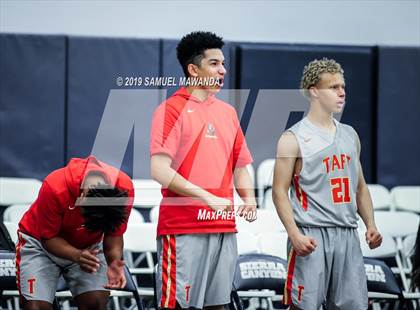 Thumbnail 2 in Taft vs Mater Dei Catholic (Sierra Canyon Super Showcase) photogallery.