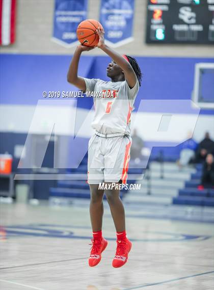 Thumbnail 1 in Taft vs Mater Dei Catholic (Sierra Canyon Super Showcase) photogallery.