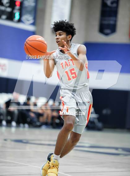 Thumbnail 2 in Taft vs Mater Dei Catholic (Sierra Canyon Super Showcase) photogallery.