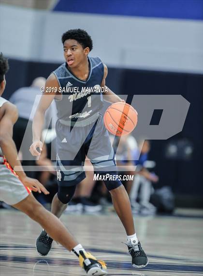 Thumbnail 2 in Taft vs Mater Dei Catholic (Sierra Canyon Super Showcase) photogallery.