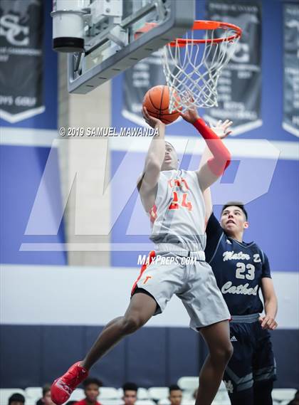 Thumbnail 3 in Taft vs Mater Dei Catholic (Sierra Canyon Super Showcase) photogallery.