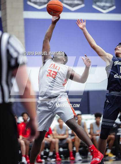 Thumbnail 3 in Taft vs Mater Dei Catholic (Sierra Canyon Super Showcase) photogallery.
