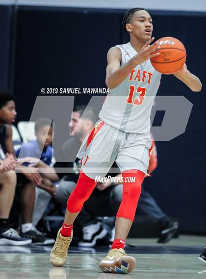 Thumbnail 3 in Taft vs Mater Dei Catholic (Sierra Canyon Super Showcase) photogallery.