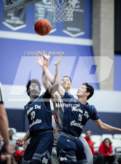 Thumbnail 3 in Taft vs Mater Dei Catholic (Sierra Canyon Super Showcase) photogallery.