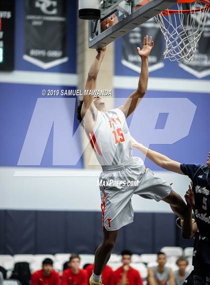 Thumbnail 2 in Taft vs Mater Dei Catholic (Sierra Canyon Super Showcase) photogallery.