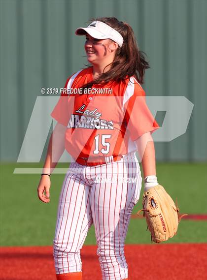 Thumbnail 2 in Bosqueville vs. Honey Grove (UIL 2A Regional Semifinal) photogallery.