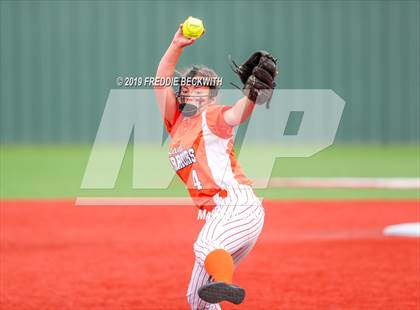 Thumbnail 2 in Bosqueville vs. Honey Grove (UIL 2A Regional Semifinal) photogallery.