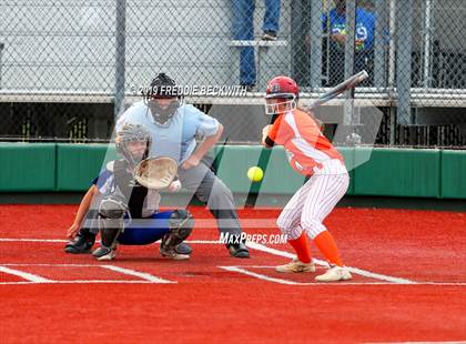 Thumbnail 1 in Bosqueville vs. Honey Grove (UIL 2A Regional Semifinal) photogallery.