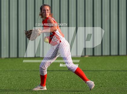 Thumbnail 1 in Bosqueville vs. Honey Grove (UIL 2A Regional Semifinal) photogallery.