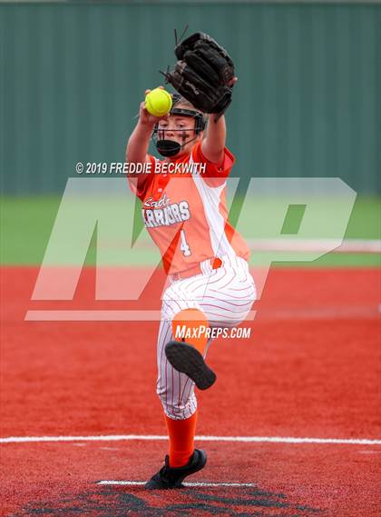 Thumbnail 3 in Bosqueville vs. Honey Grove (UIL 2A Regional Semifinal) photogallery.