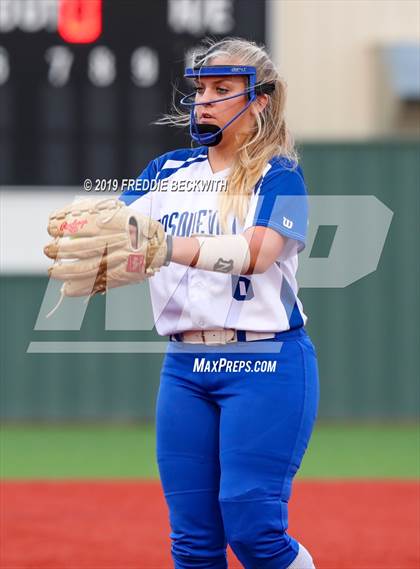 Thumbnail 1 in Bosqueville vs. Honey Grove (UIL 2A Regional Semifinal) photogallery.
