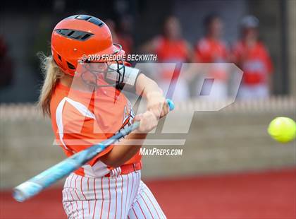 Thumbnail 2 in Bosqueville vs. Honey Grove (UIL 2A Regional Semifinal) photogallery.