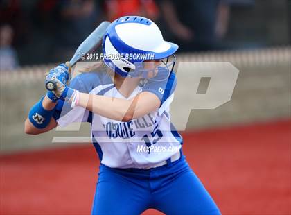 Thumbnail 1 in Bosqueville vs. Honey Grove (UIL 2A Regional Semifinal) photogallery.