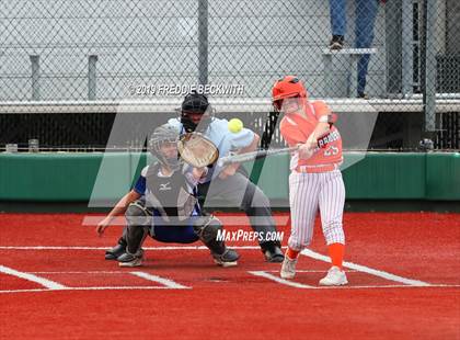 Thumbnail 1 in Bosqueville vs. Honey Grove (UIL 2A Regional Semifinal) photogallery.